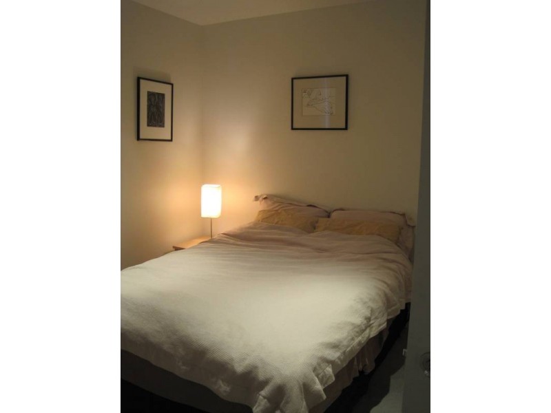 1011/68 La Trobe Street, Melbourne VIC 3000