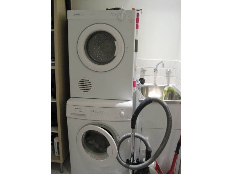 1011/68 La Trobe Street, Melbourne VIC 3000