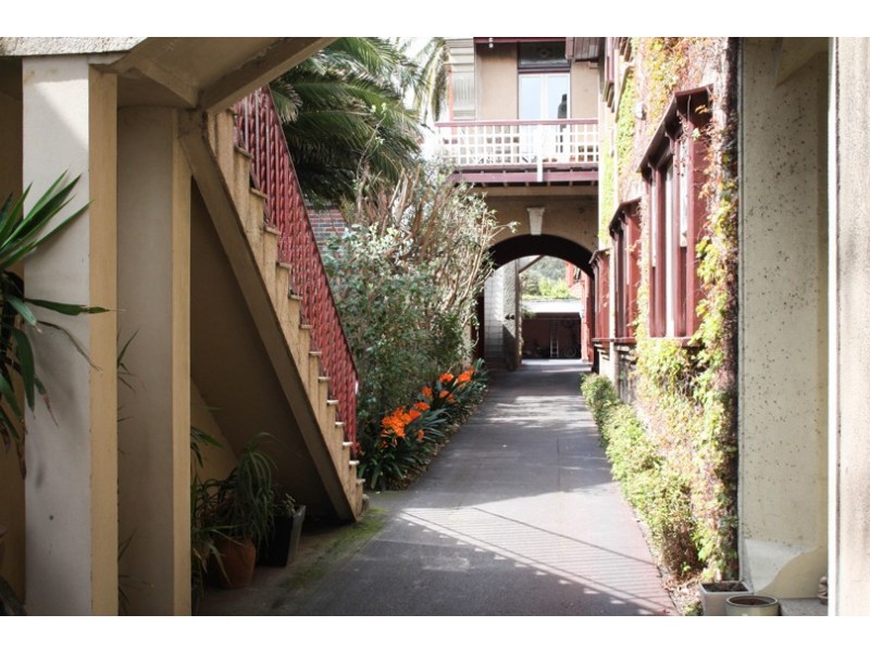 3/19 Marine Parade, St Kilda VIC 3182