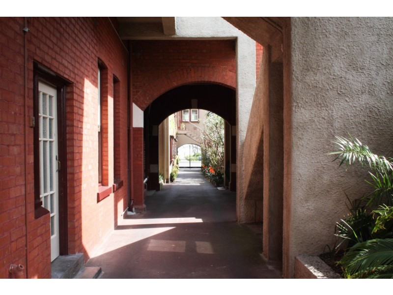 3/19 Marine Parade, St Kilda VIC 3182