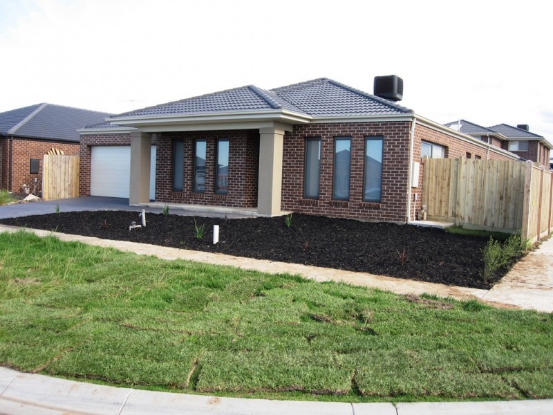133 Featherbrook Drive, Point Cook VIC 3030