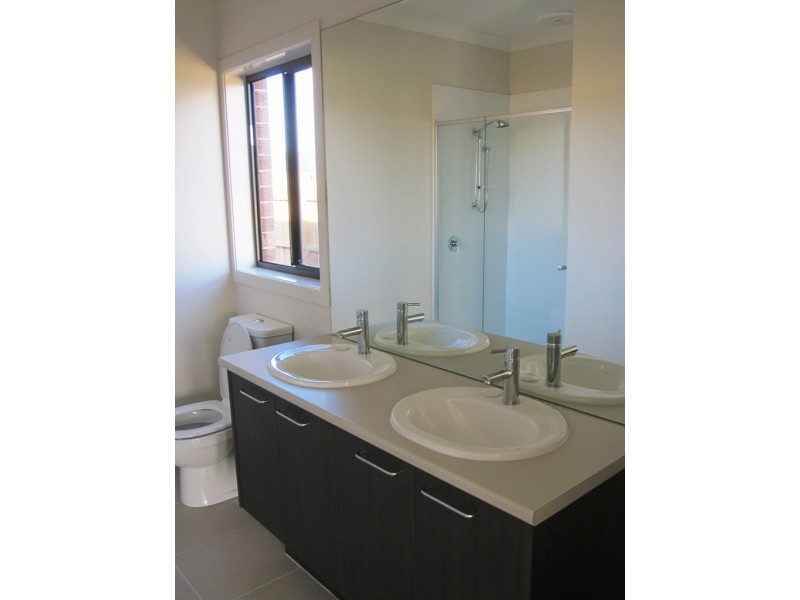 133 Featherbrook Drive, Point Cook VIC 3030