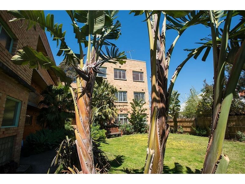 3/11 Burnett Street, St Kilda VIC 3182