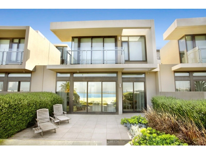 2 First Point, Port Melbourne VIC 3207