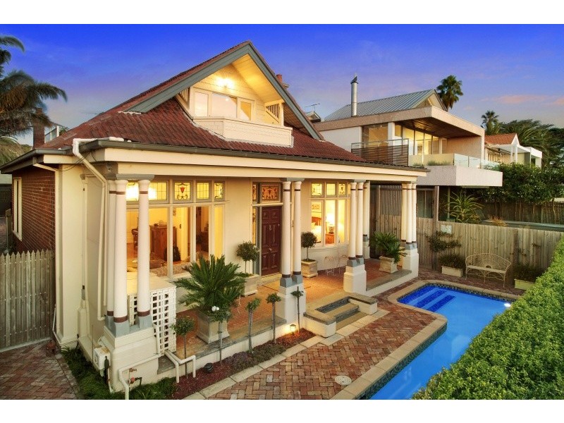 32 Marine Parade, St Kilda VIC 3182