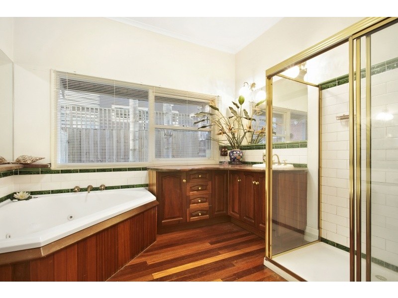 32 Marine Parade, St Kilda VIC 3182