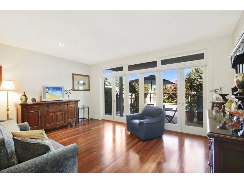 55A Marine Parade, Elwood VIC 3184
