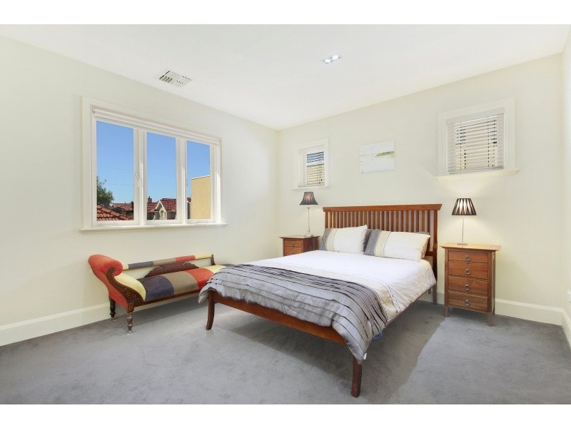 55A Marine Parade, Elwood VIC 3184