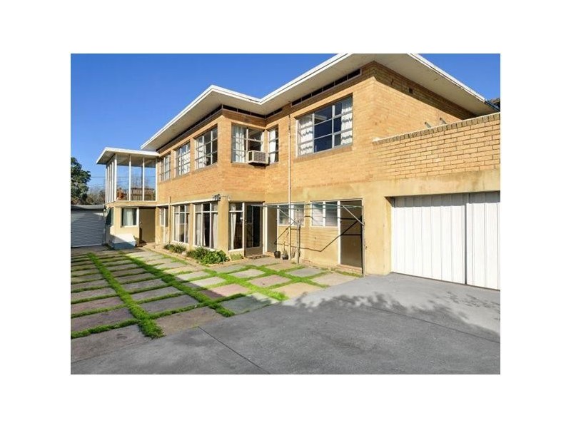 17 Winton Road, Malvern East VIC 3145