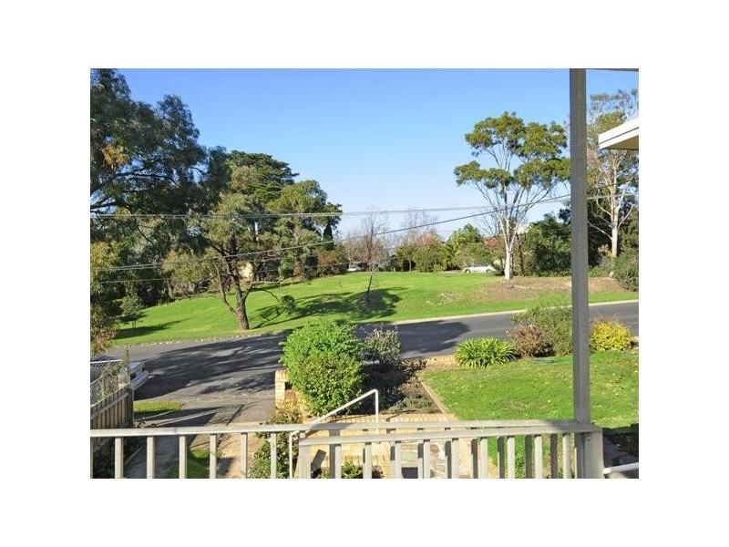 17 Winton Road, Malvern East VIC 3145