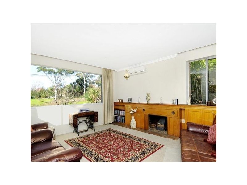 17 Winton Road, Malvern East VIC 3145