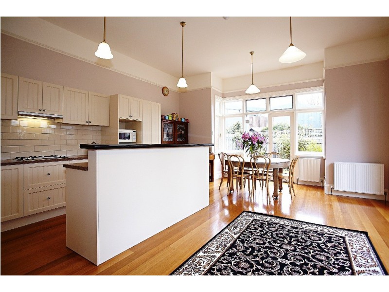 10 Ruskin St, Elwood VIC 3184