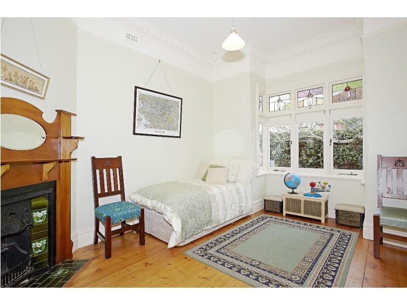 10 Ruskin St, Elwood VIC 3184