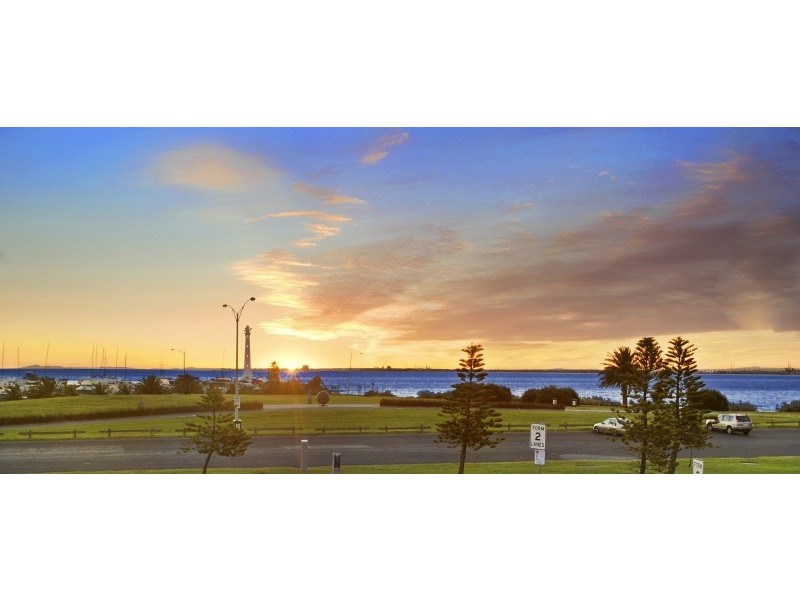 32 Marine Parade, St Kilda VIC 3182