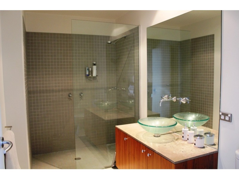 402/187-195 Graham Street, Port Melbourne VIC 3207