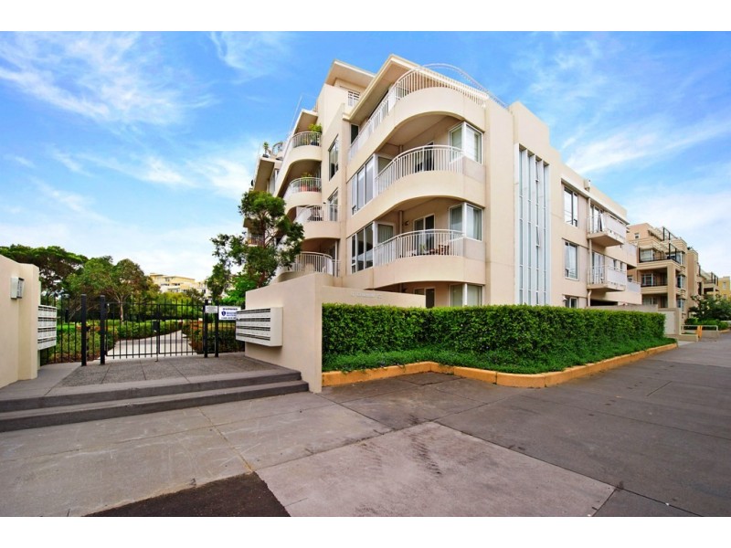 32/8 Graham Street, Port Melbourne VIC 3207