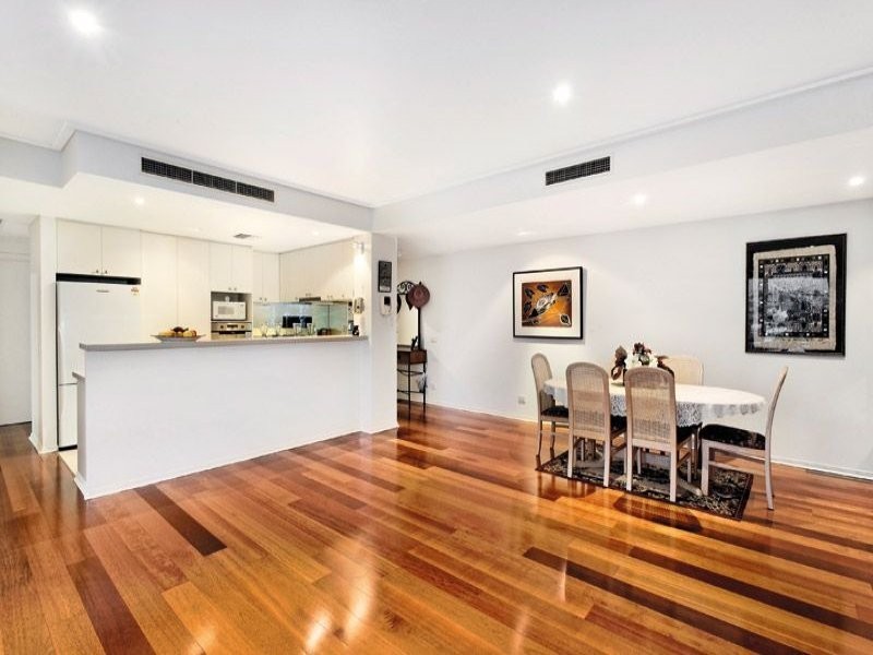 32/8 Graham Street, Port Melbourne VIC 3207