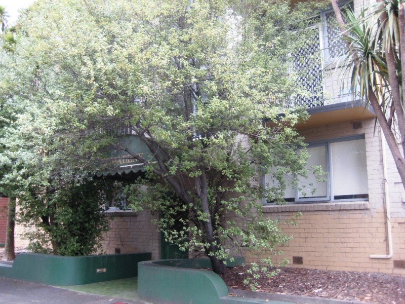 1/14 Alma Road, St Kilda VIC 3182