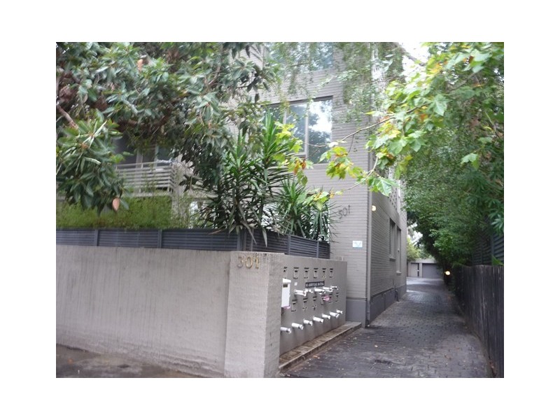 11/301 Dandenong Road, Prahran VIC 3181