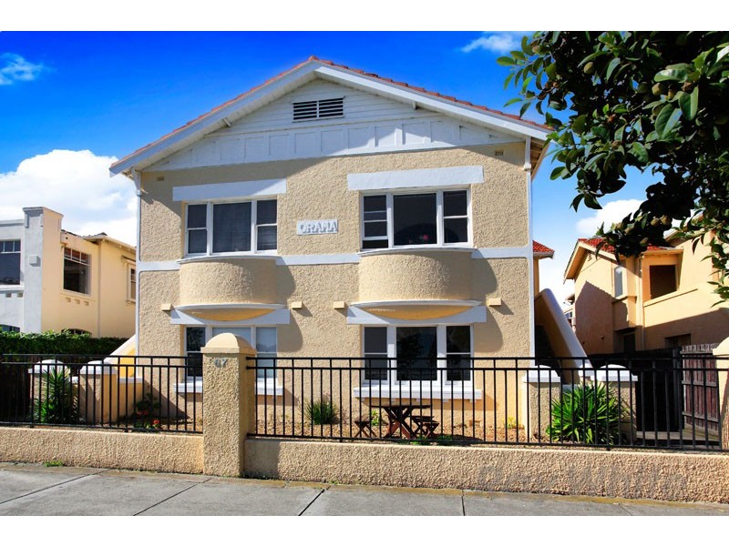 2/67 Marine Parade, Elwood VIC 3184