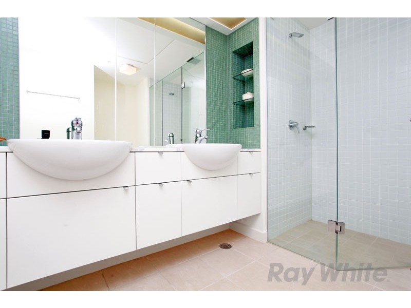 1002/147 Beach Street, Port Melbourne VIC 3207