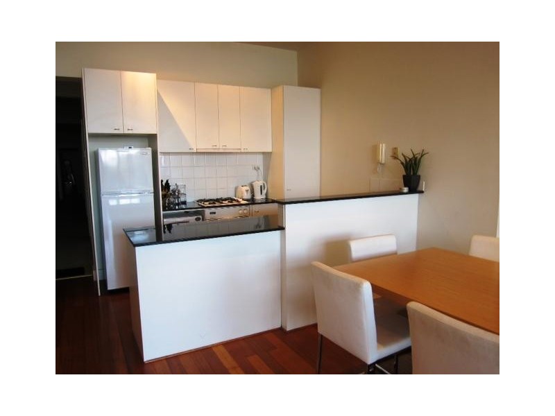 2/15 Marine Parade, St Kilda VIC 3182