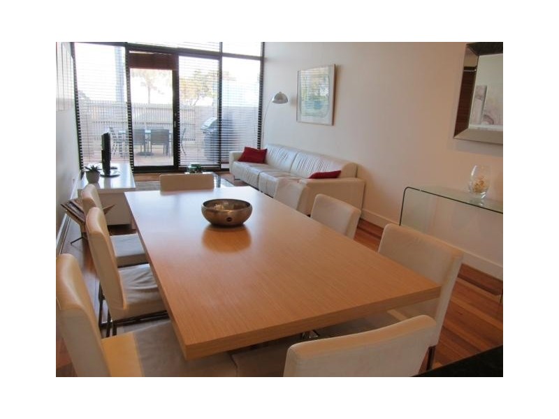 2/15 Marine Parade, St Kilda VIC 3182