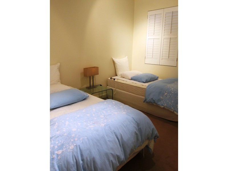 2/15 Marine Parade, St Kilda VIC 3182