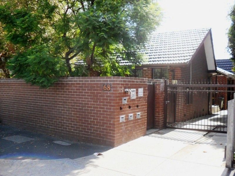 2/68 Carlisle Street, St Kilda VIC 3182