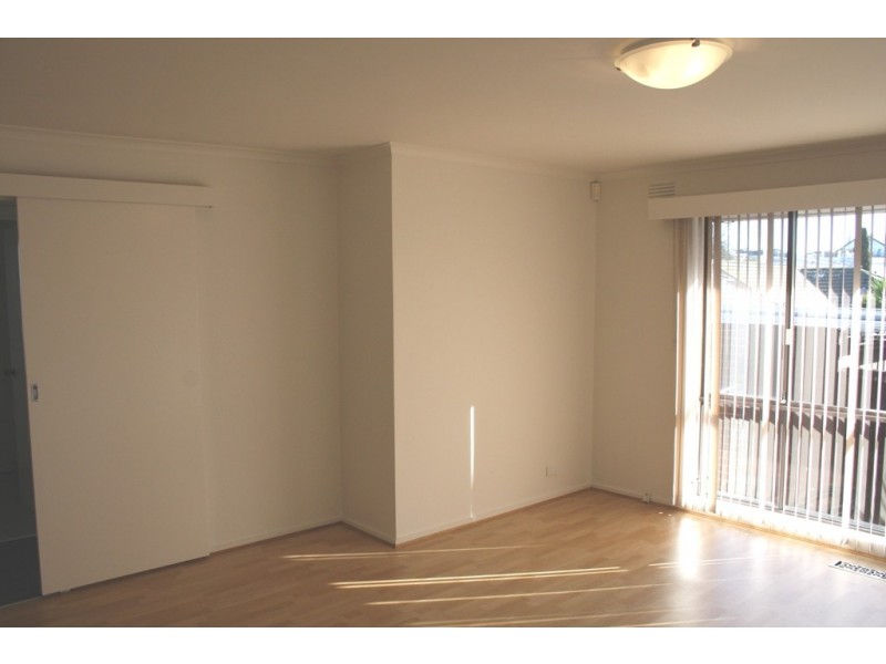 2/68 Carlisle Street, St Kilda VIC 3182