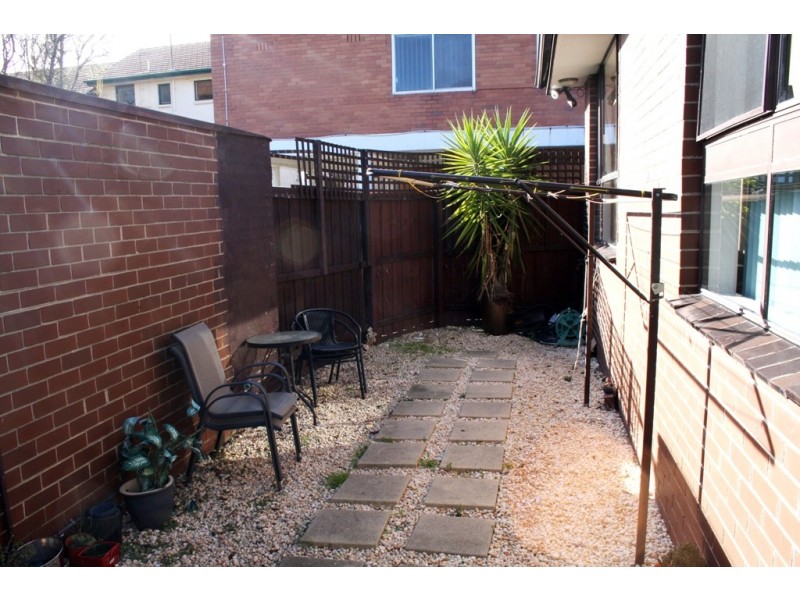 2/68 Carlisle Street, St Kilda VIC 3182