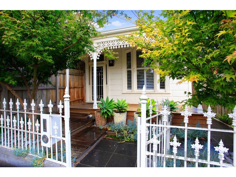 11 Clarke Street, Elwood VIC 3184