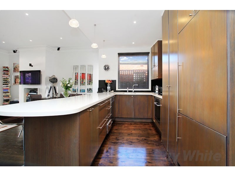 11 Clarke Street, Elwood VIC 3184