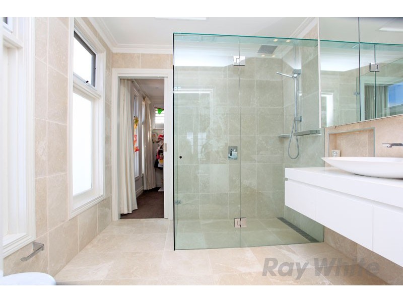 11 Clarke Street, Elwood VIC 3184