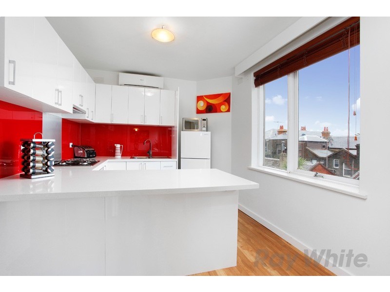 22/1 Esplanade, St Kilda VIC 3182