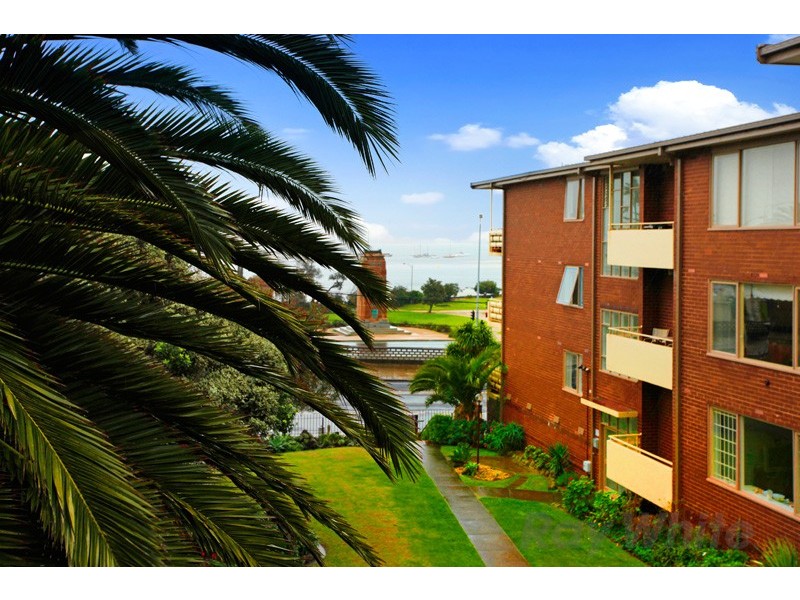 22/1 Esplanade, St Kilda VIC 3182