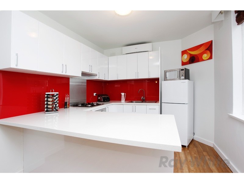 22/1 Esplanade, St Kilda VIC 3182