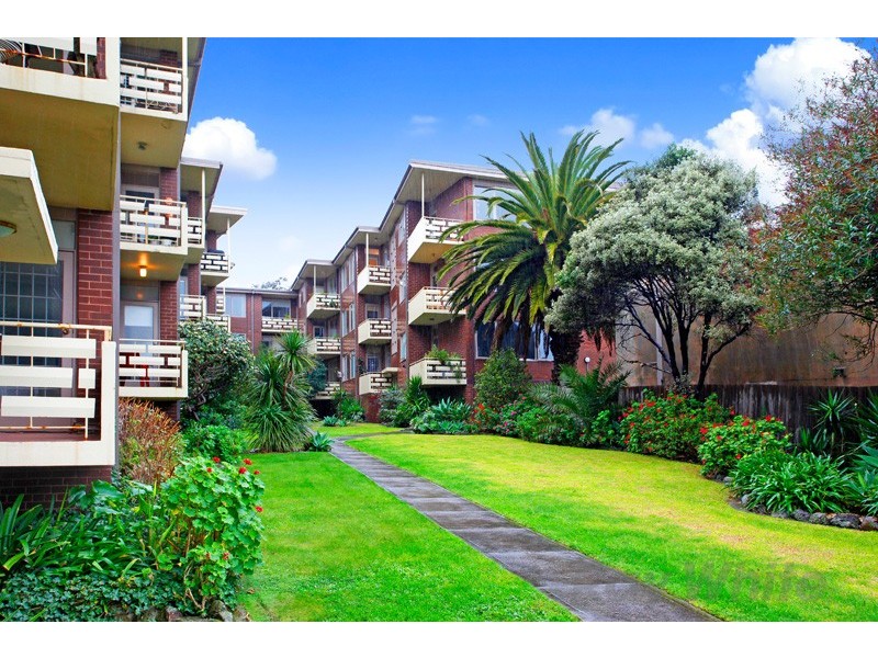 22/1 Esplanade, St Kilda VIC 3182