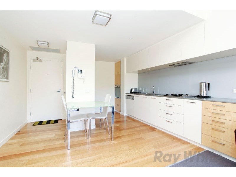 7/15 Liardet Street, Port Melbourne VIC 3207