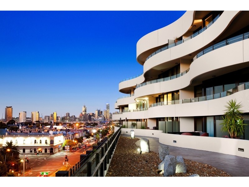 701/108 Bay Street, Port Melbourne VIC 3207