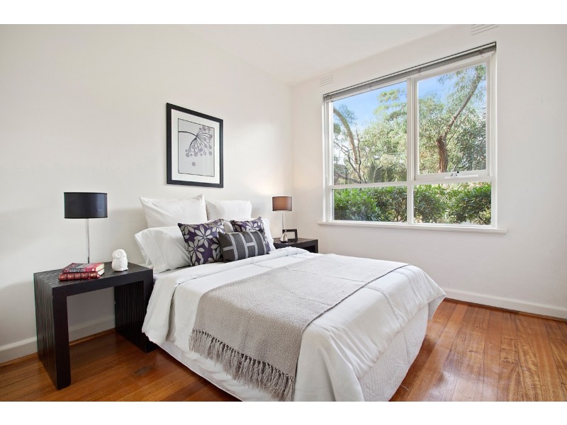 1/2 Robe Street, St Kilda VIC 3182