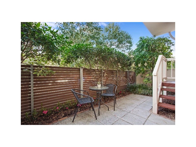 1/2 Robe Street, St Kilda VIC 3182