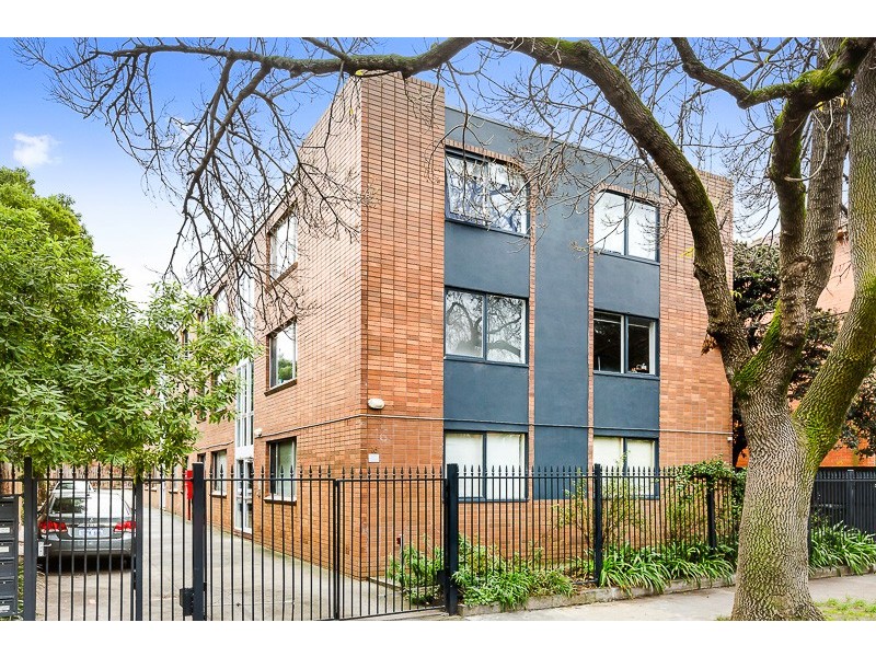 8/16 Robe Street, St Kilda VIC 3182