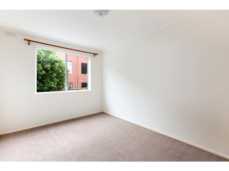 8/16 Robe Street, St Kilda VIC 3182