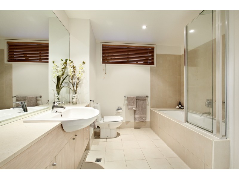 3 3-5 Daley Street, Elwood VIC 3184