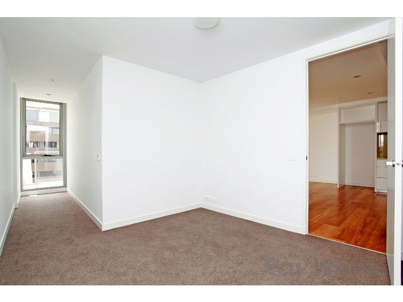 429/70 Nott Street, Port Melbourne VIC 3207