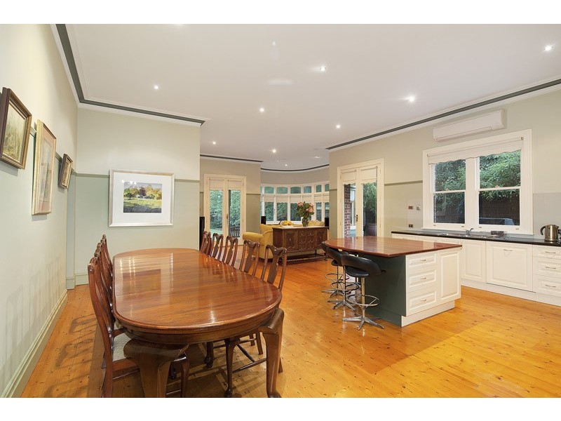 76 Asling Street, Brighton VIC 3186