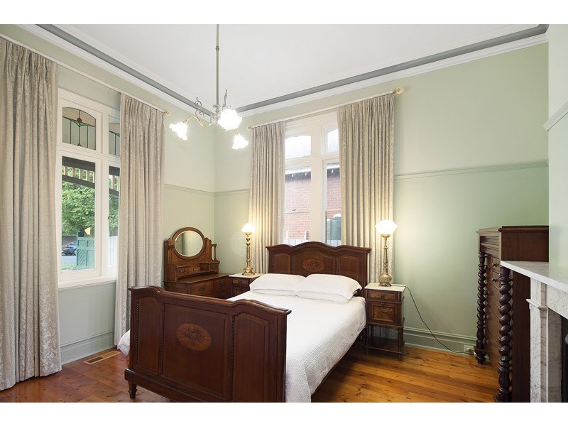 76 Asling Street, Brighton VIC 3186