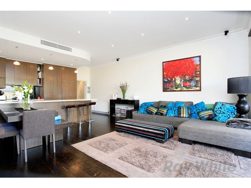 11 Clarke Street, Elwood VIC 3184