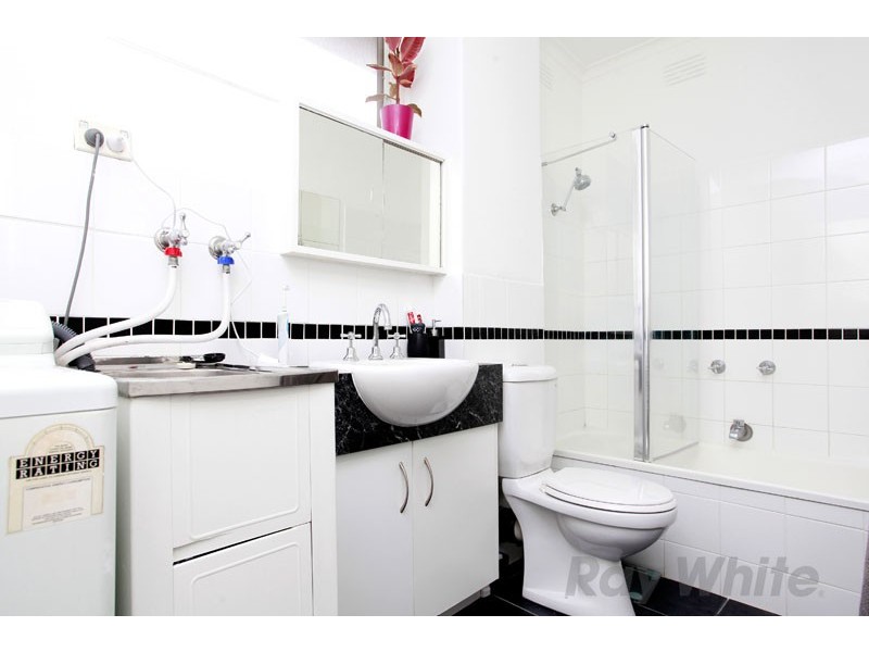 11/18 Barkly Street, St Kilda VIC 3182